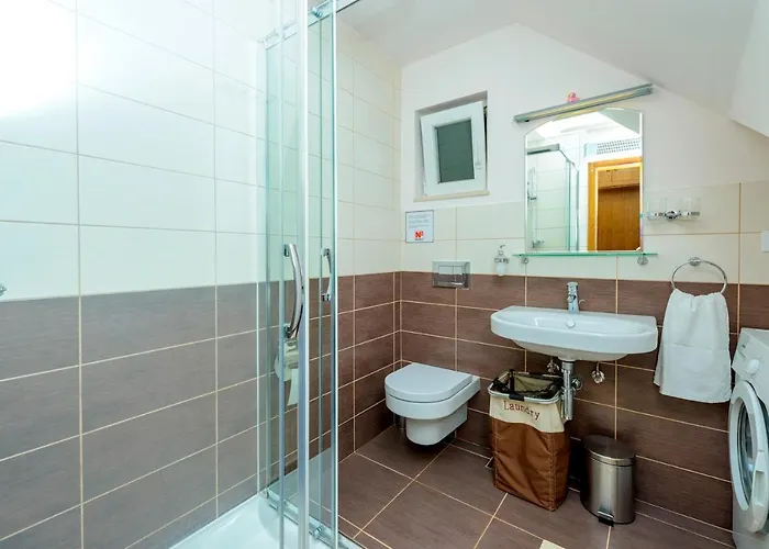 Hedera Estate Hedera Xiv * Mrčevo