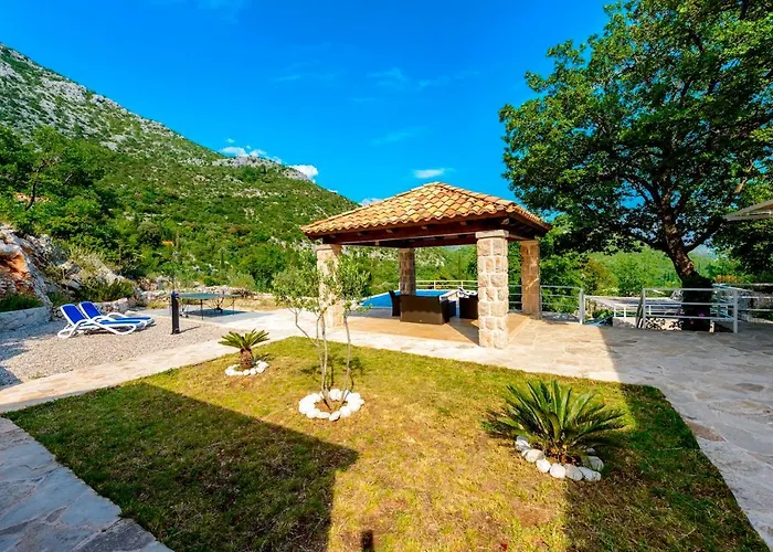 Hedera Estate Hedera Xiv Mrčevo