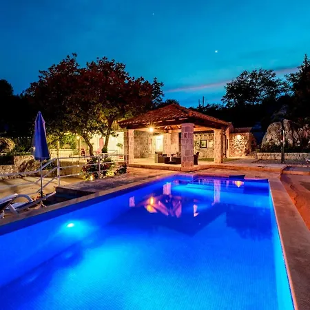 Hedera Estate Hedera Xiv *