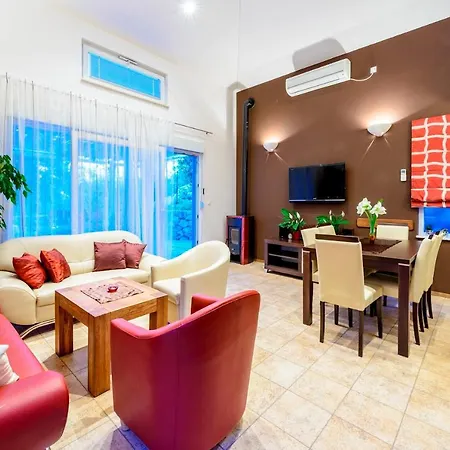 Hedera Estate Hedera Xiv Villa Mrcevo