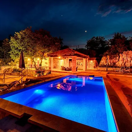 Hedera Estate Hedera Xiv Mrcevo