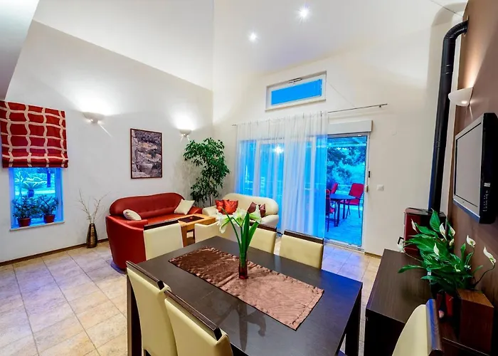 Hedera Estate Hedera Xiv *